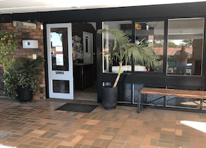 Majoituspaikan sisäänkäynti