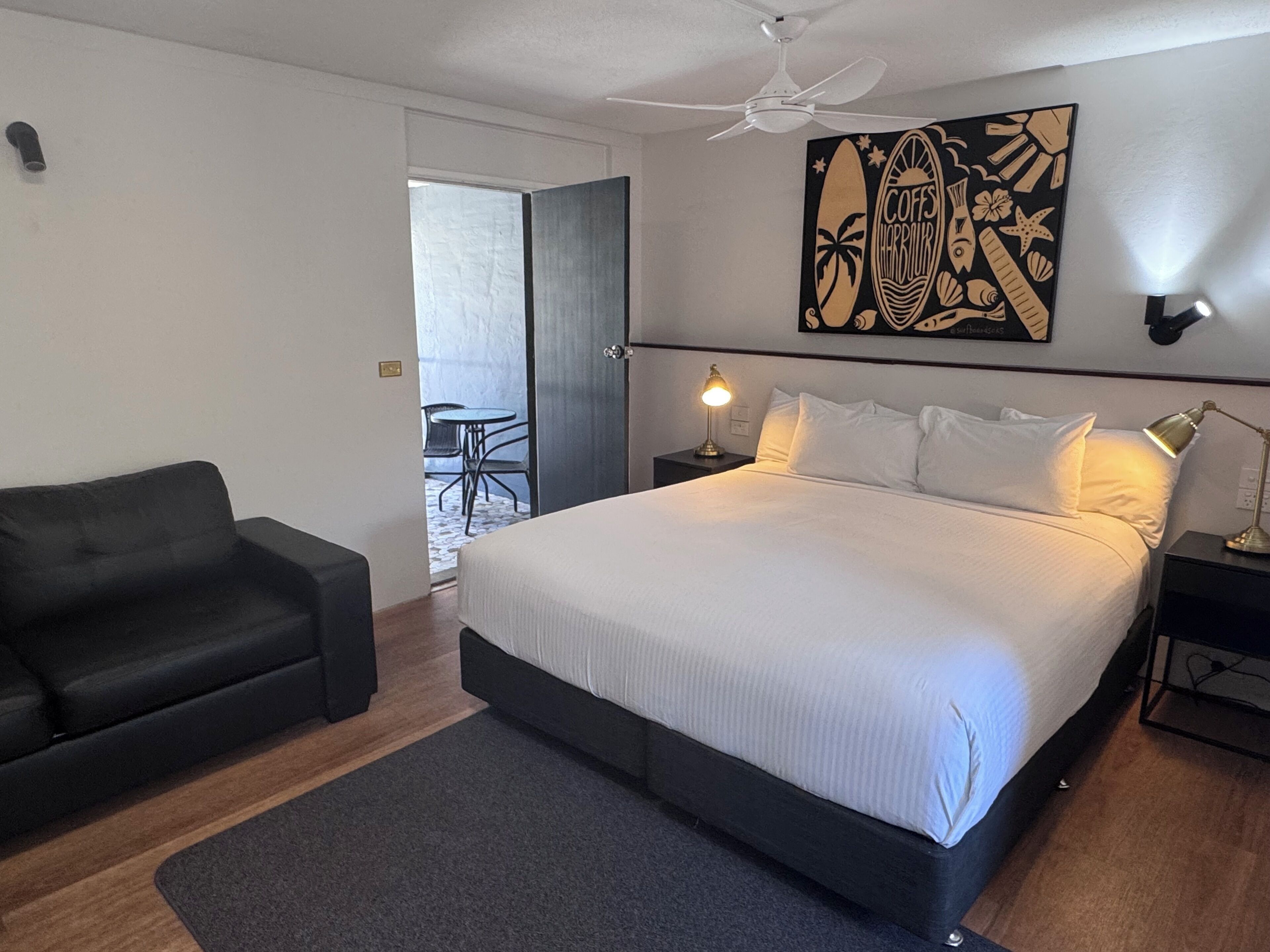 Business studio suite, 1 kingsize bed | Luxe beddengoed, pillowtop-bedden, een laptopwerkplek