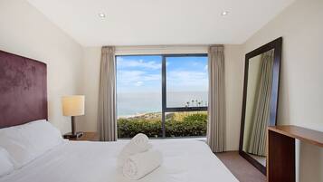 Deluxe Apartment, 1 Bedroom, Jetted Tub, Ocean View | Iron/ironing board