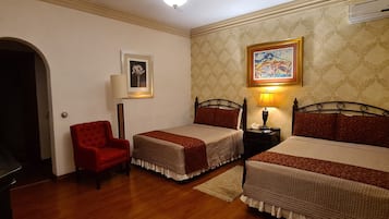 Habitació doble familiar | 2 dormitoris, caixa forta a l'habitació i decoració individual