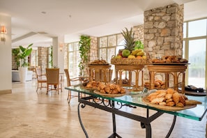 2 bars/lounges, poolside bar - Marti La Perla Hotel - All Inclusive - Adult Only (Marmaris)