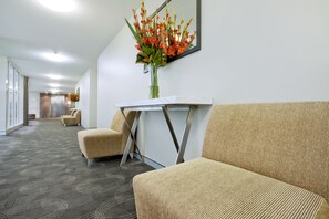Hallway - Pacific Suites Canberra (Canberra)