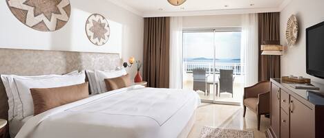 Deluxe Room, 1 King Bed, Sea View