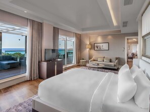 Suite, 1 King Bed | Free minibar, in-room safe, laptop workspace, free cribs/infant beds - Rixos Premium Tekirova - The Land of Legends (Kemer)