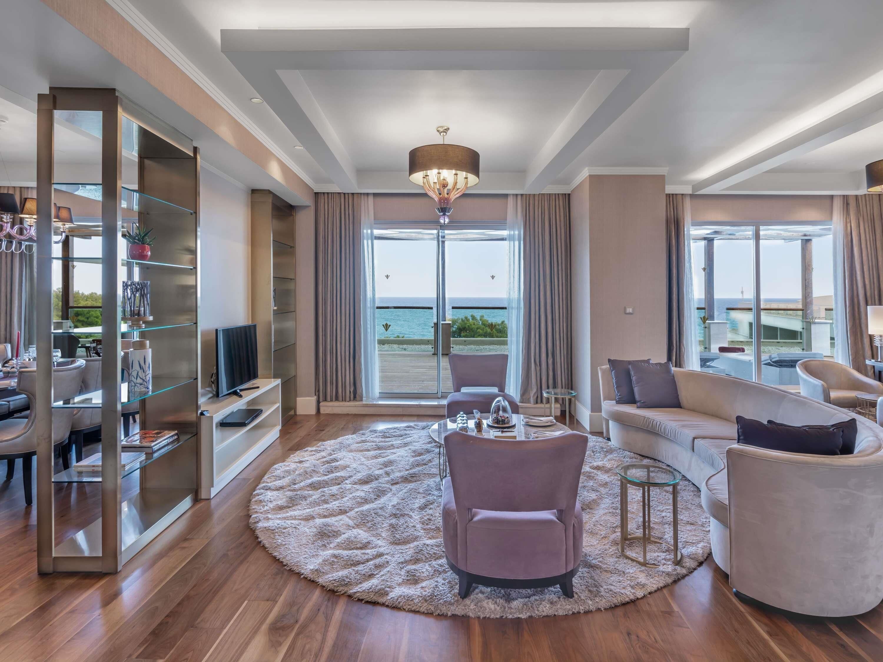 Phòng Suite, 1 giường cỡ king | Minibar với thức uống miễn phí, két bảo mật tại phòng 