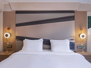 Free minibar, in-room safe, laptop workspace, free cribs/infant beds - Rixos Premium Tekirova - The Land of Legends (Kemer)