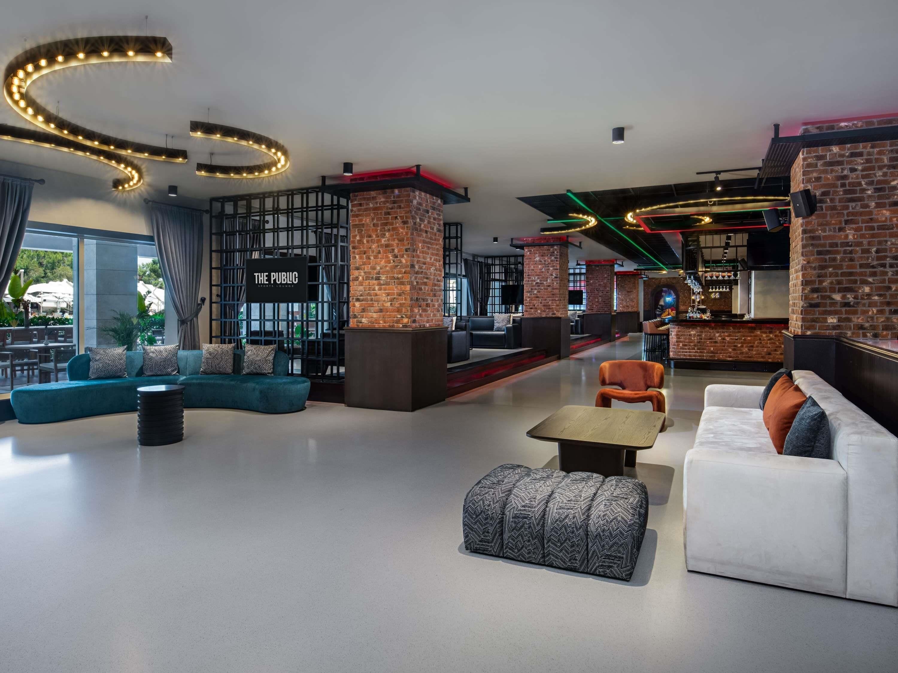 9 bars/lounges, 4 poolside bars, beach bar