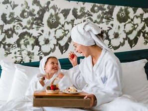 Pool Suite | Free minibar, in-room safe, laptop workspace, free cribs/infant beds - Rixos Premium Tekirova - The Land of Legends (Kemer)