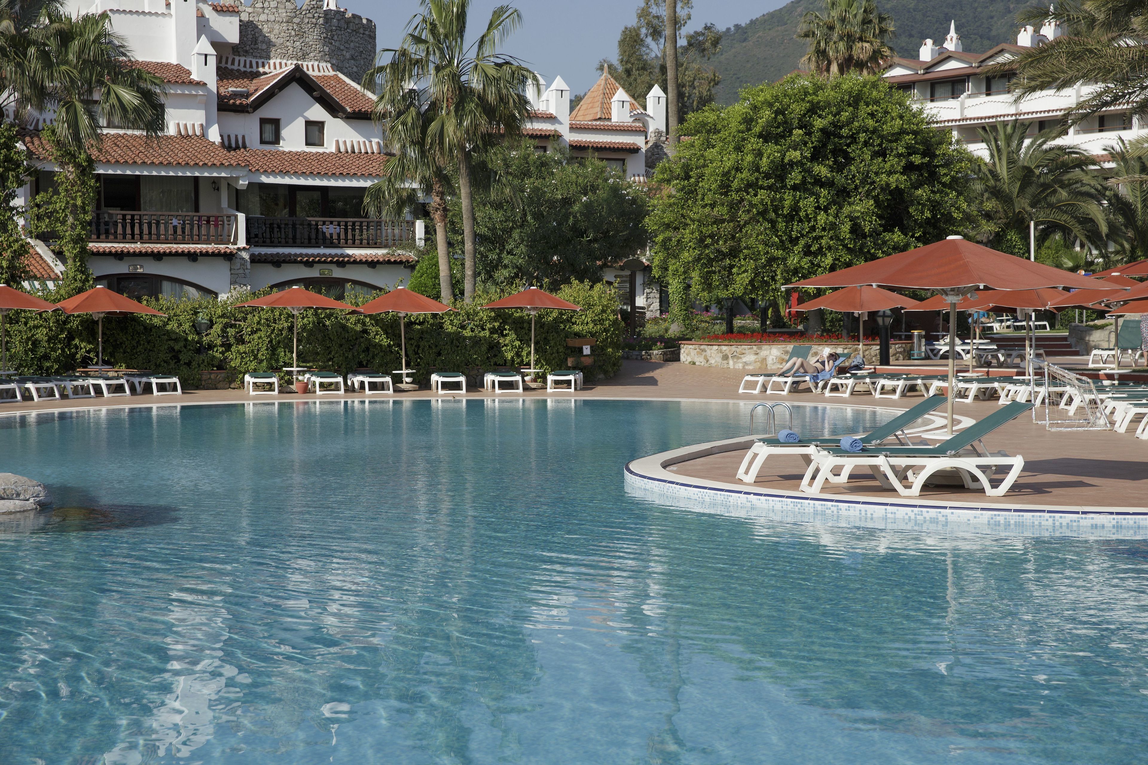 Indoor pool, 2 outdoor pools, pool umbrellas, pool loungers