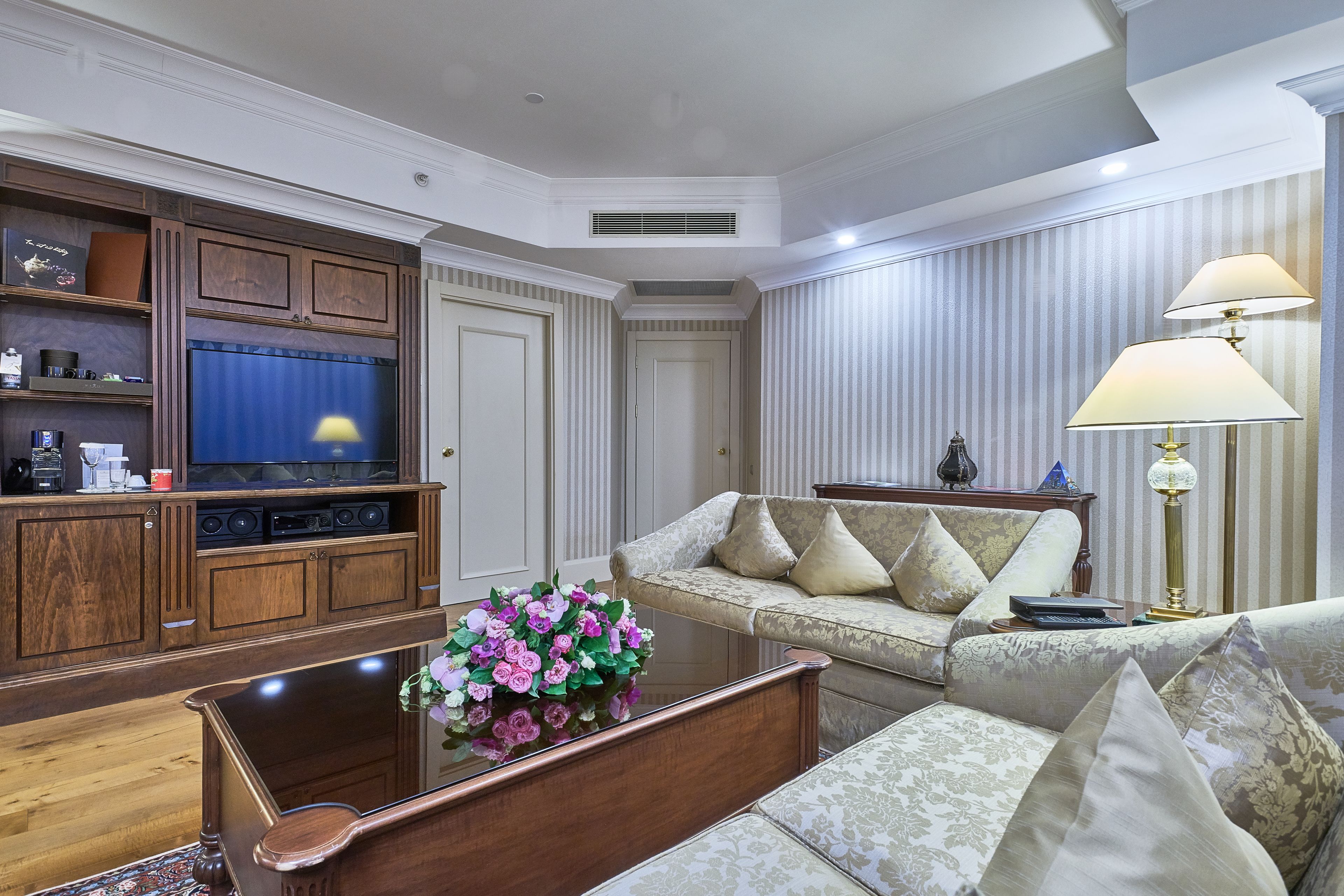 presidential suite, 1 king bed | 1 bedroom, minibar, in-room safe, blackout curtains