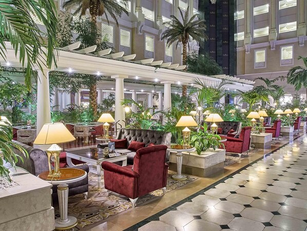 2 bars/lounges, pub, lobby lounge - Rixos President Astana (Astana)