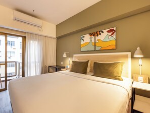 Superior Double Room | Hypo-allergenic bedding, pillowtop beds, minibar, in-room safe - B&B Hotels Rio Copacabana Posto 5 (Rio de Janeiro)