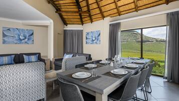 Four Bedroom Villa with Splash pool | Dining room