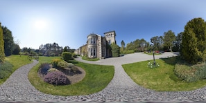 Property grounds - Loch Ness Country House Hotel (Inverness)