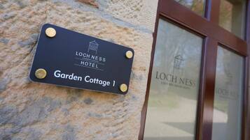Cottage, Garden Area | Premium bedding, in-room safe, desk, iron/ironing board (on request)