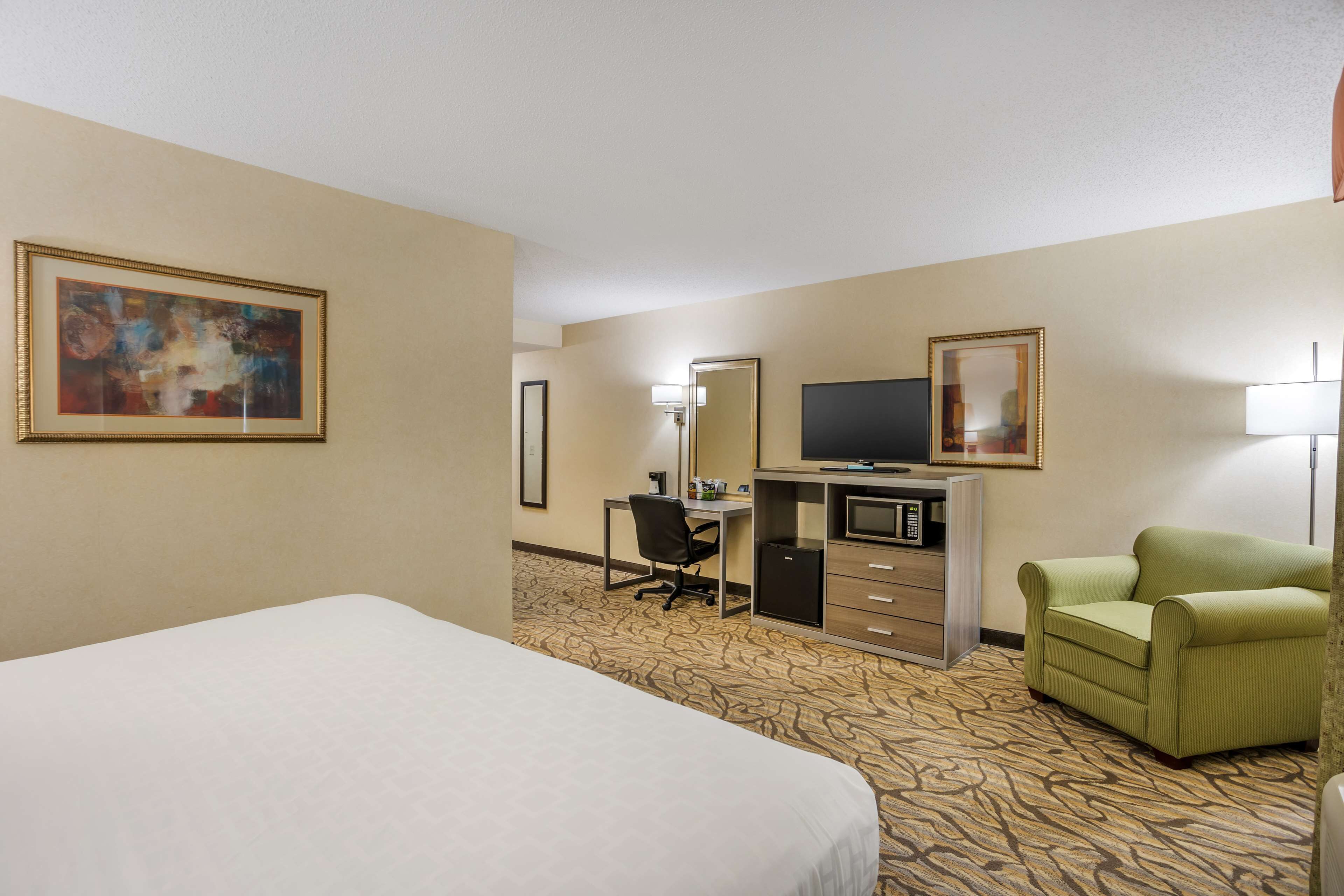 desk, laptop workspace, iron/ironing board, wifi