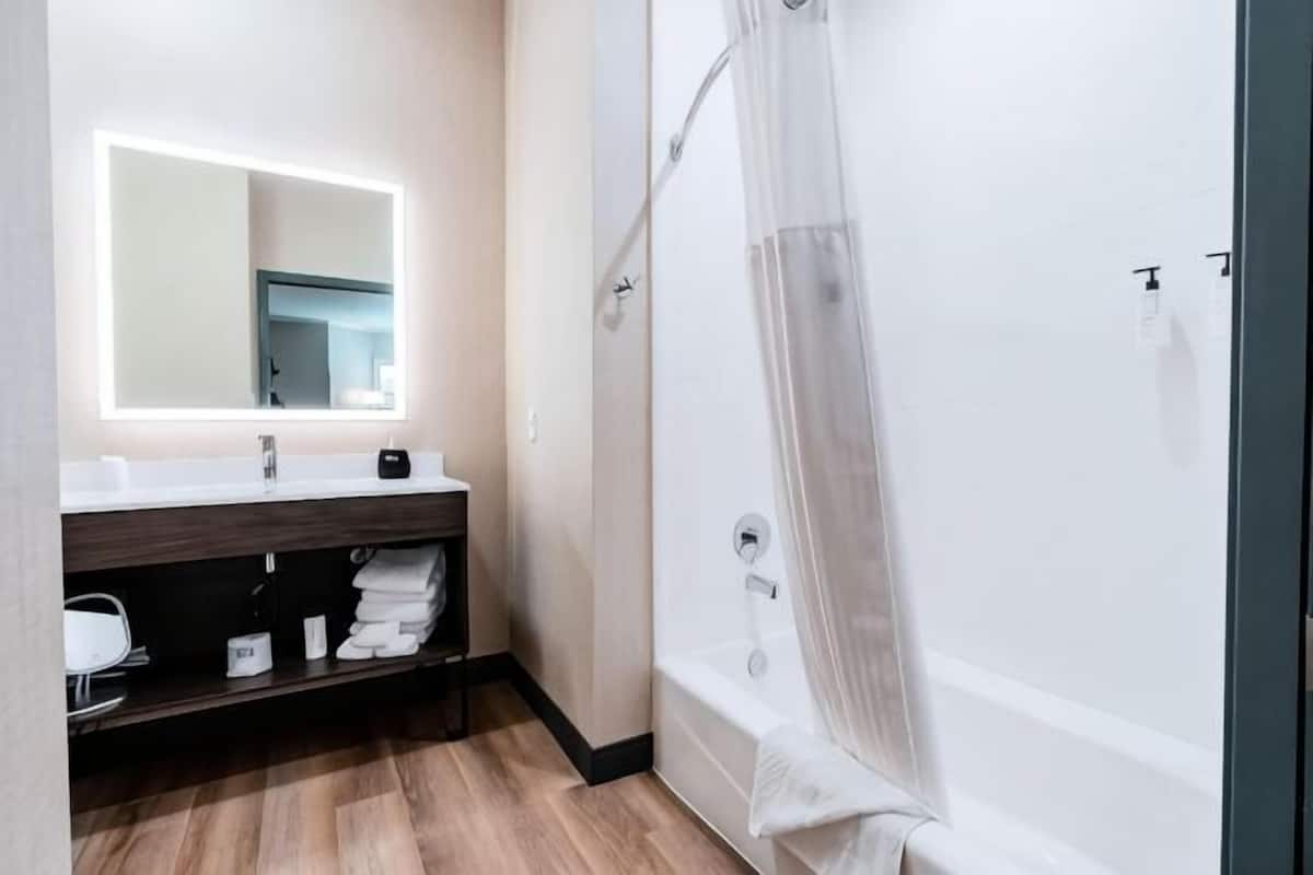 Baño | Artículos de higiene personal de diseño, secador de pelo y toallas