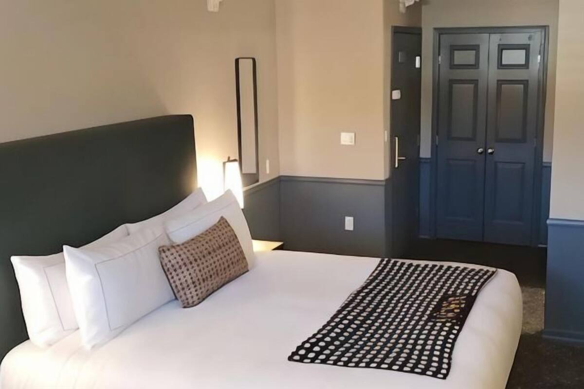 In-room safe, desk, iron/ironing board, cots/infant beds