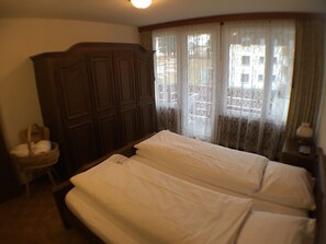 Apartment, 1 Bedroom | Premium bedding, in-room safe, desk, blackout drapes - Saaserhof Apartments (Saas-Fee)