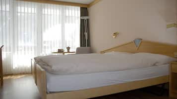 Premium bedding, in-room safe, desk, blackout curtains