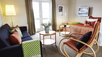 Penthouse (1 queen size bed or 2 twin beds) | Premium bedding, free WiFi