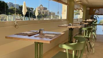 Frühstück, Mittagessen und Abendessen