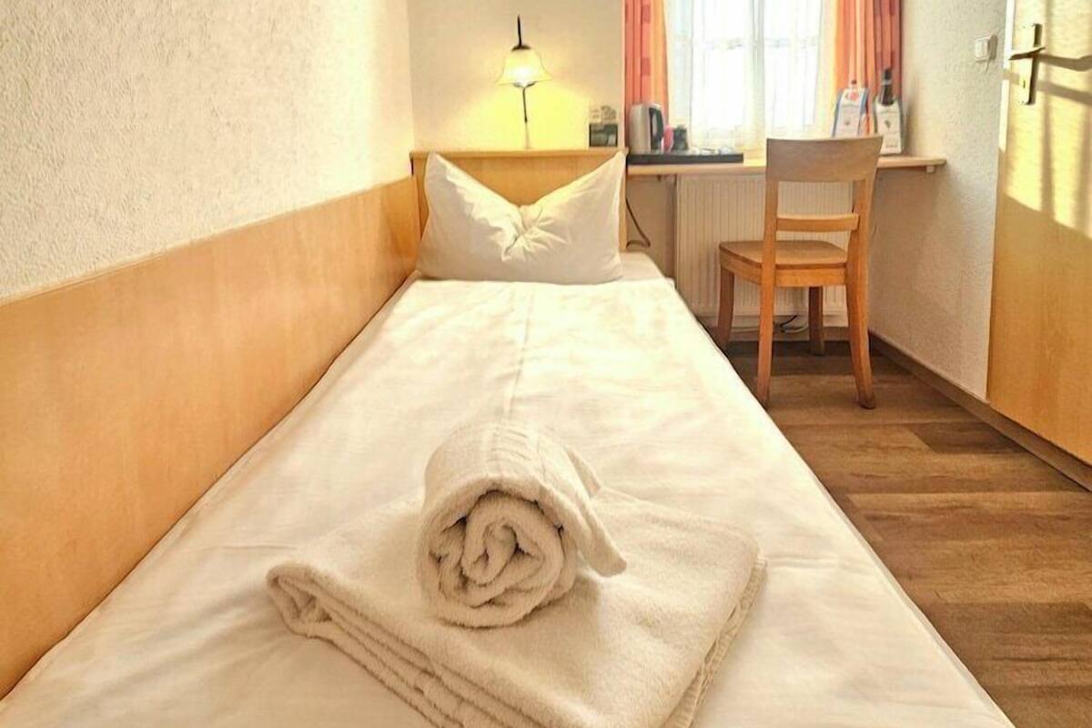 Premium bedding, in-room safe, desk, blackout curtains