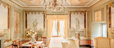 27-inch flat-screen TV with digital channels, TV, heated floors