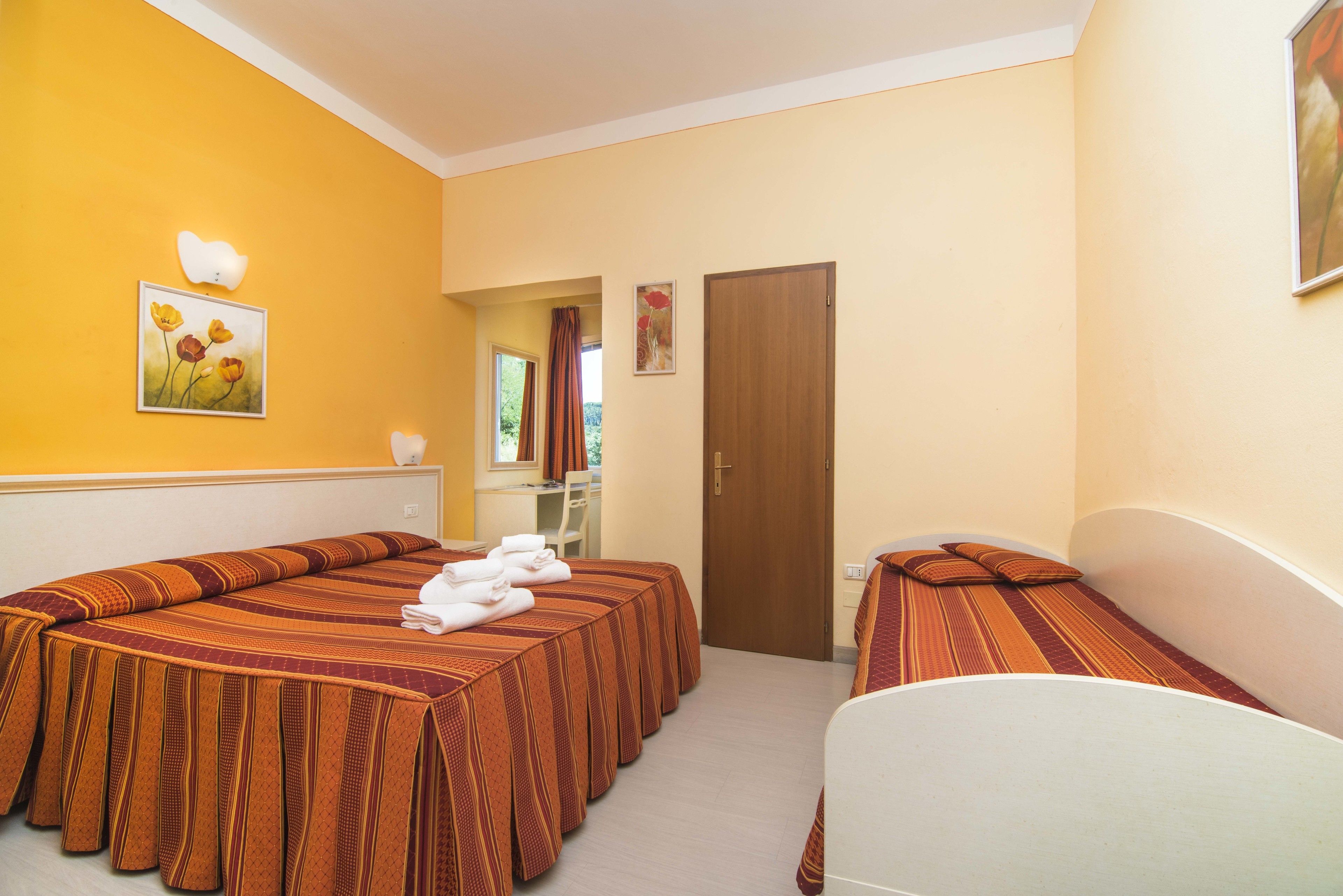 standard room | in-room safe, desk, free cots/infant beds, rollaway beds