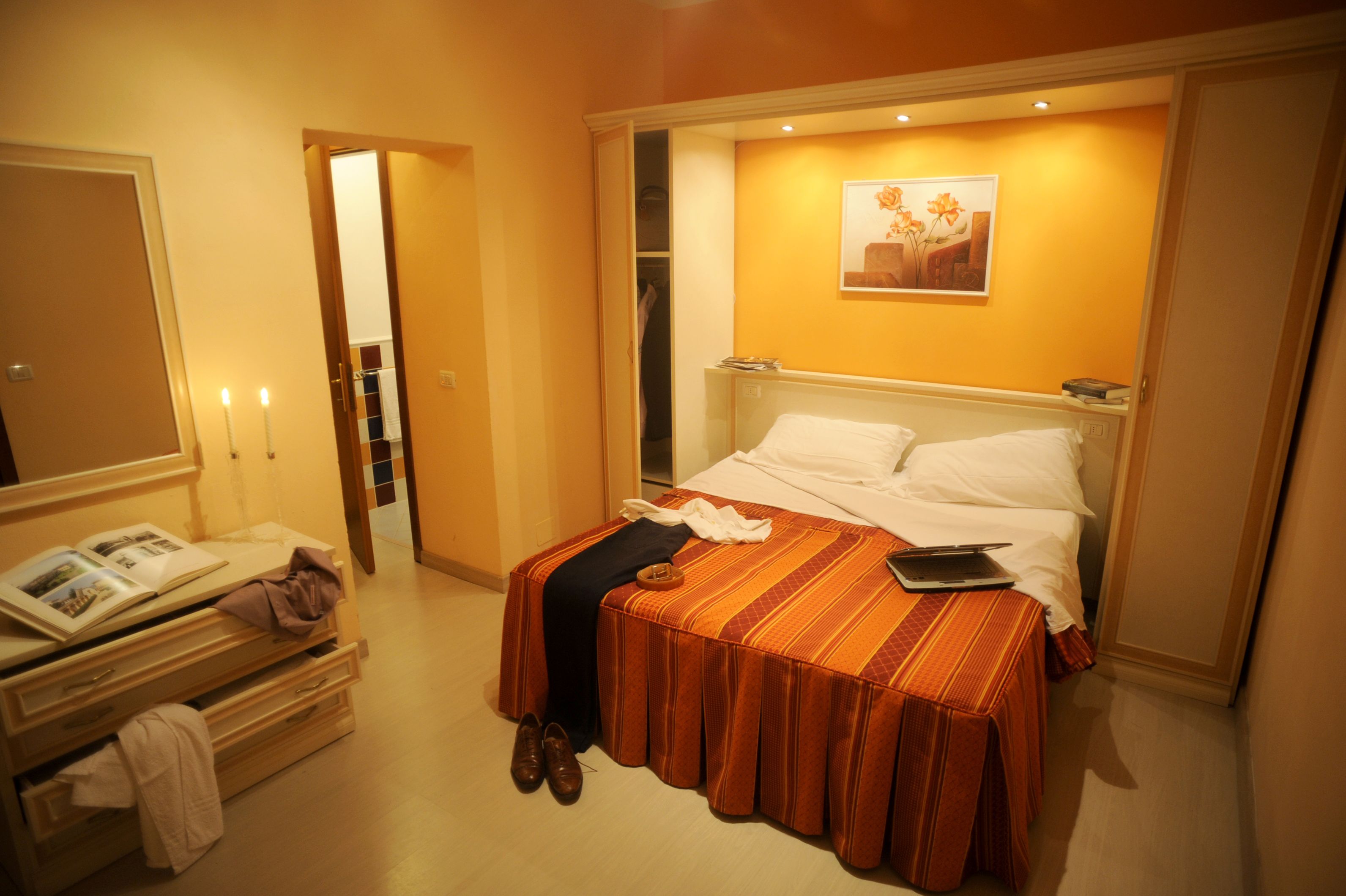 standard room | in-room safe, desk, free cots/infant beds, rollaway beds