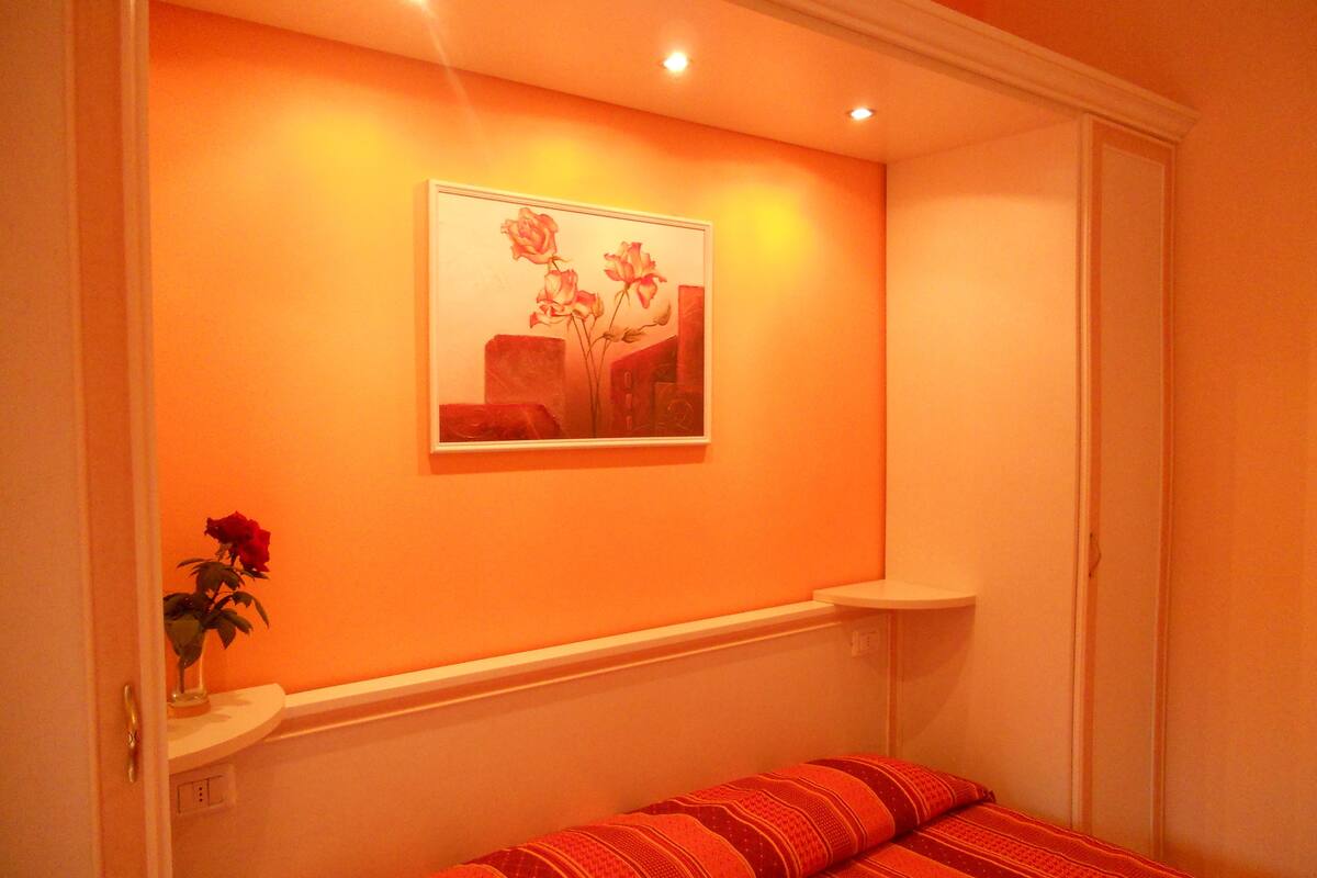 standard room | in-room safe, desk, free cots/infant beds, rollaway beds