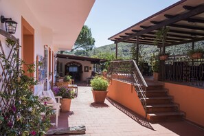 Property entrance - Hotel Etrusco (Rio)