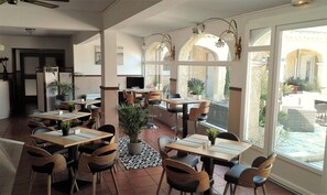 Esmorzar diari d'estil bufet (16.90 EUR per persona)