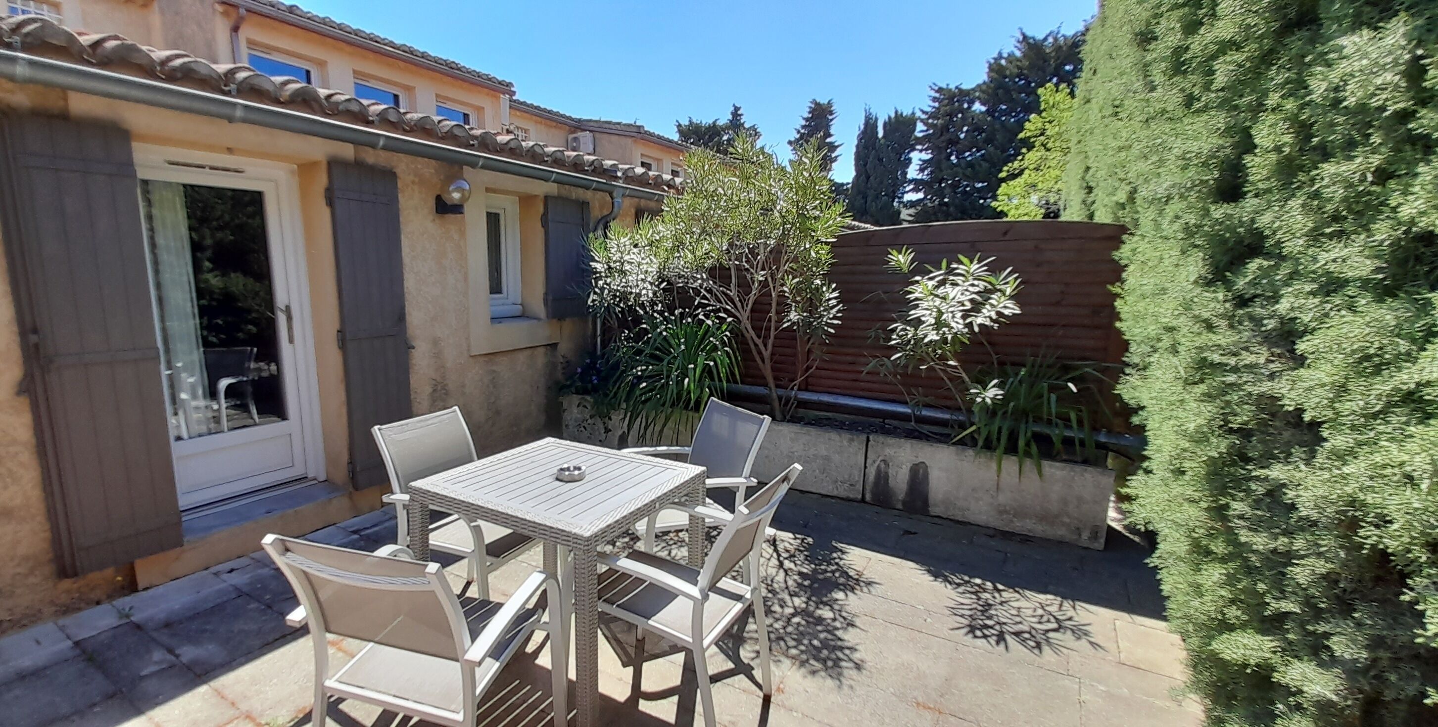 Suite junior | Ropa de cama de alta calidad y minibar 