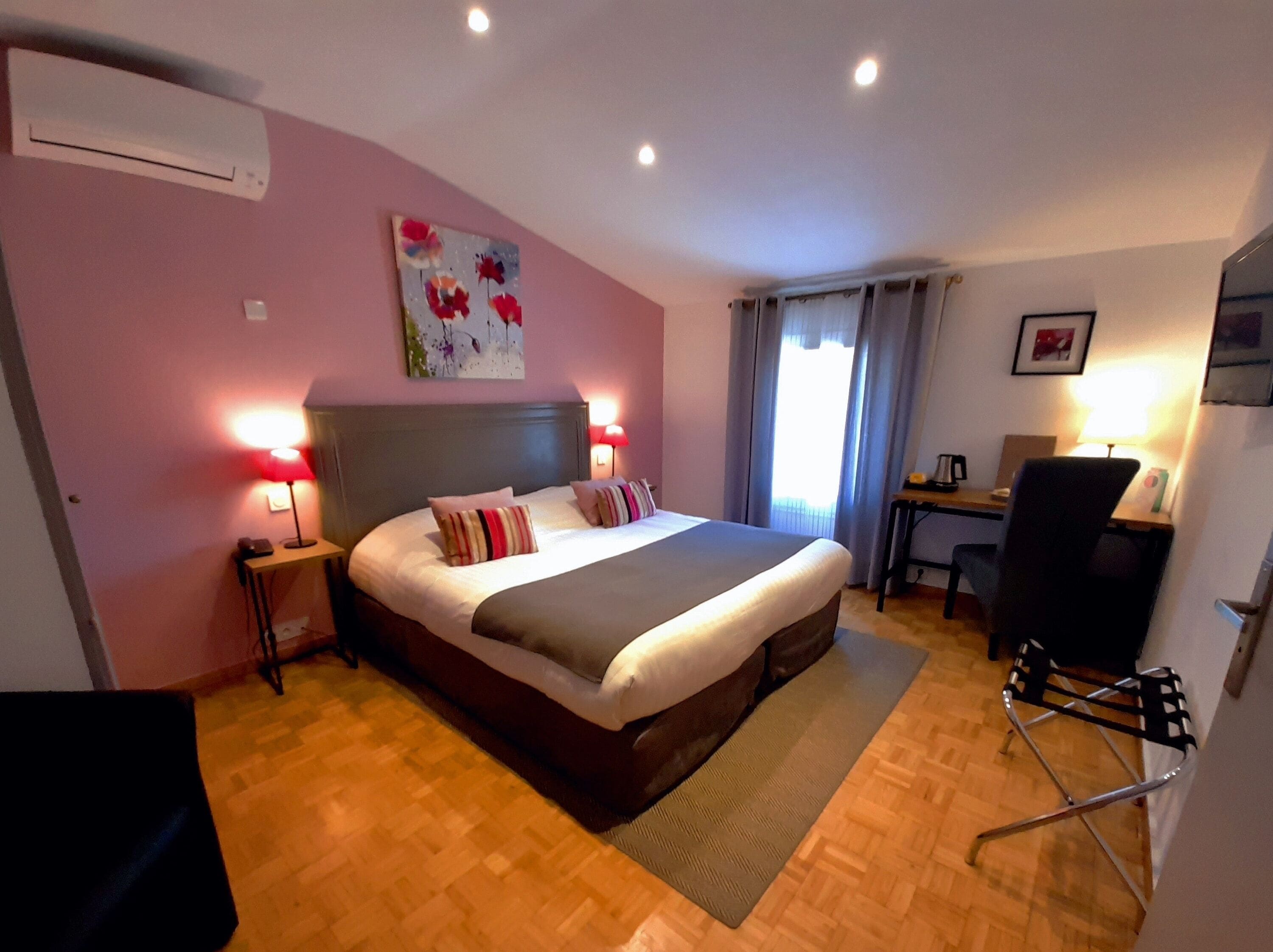 classic double room | 1 bedroom, premium bedding, minibar, in-room safe