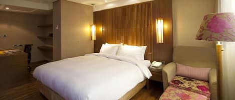 In-room safe, desk, soundproofing, iron/ironing board