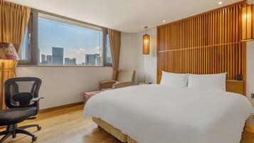 Superior Double Room | In-room safe, desk, soundproofing, iron/ironing board