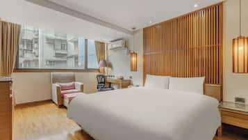 Classic Double Room | In-room safe, desk, soundproofing, iron/ironing board