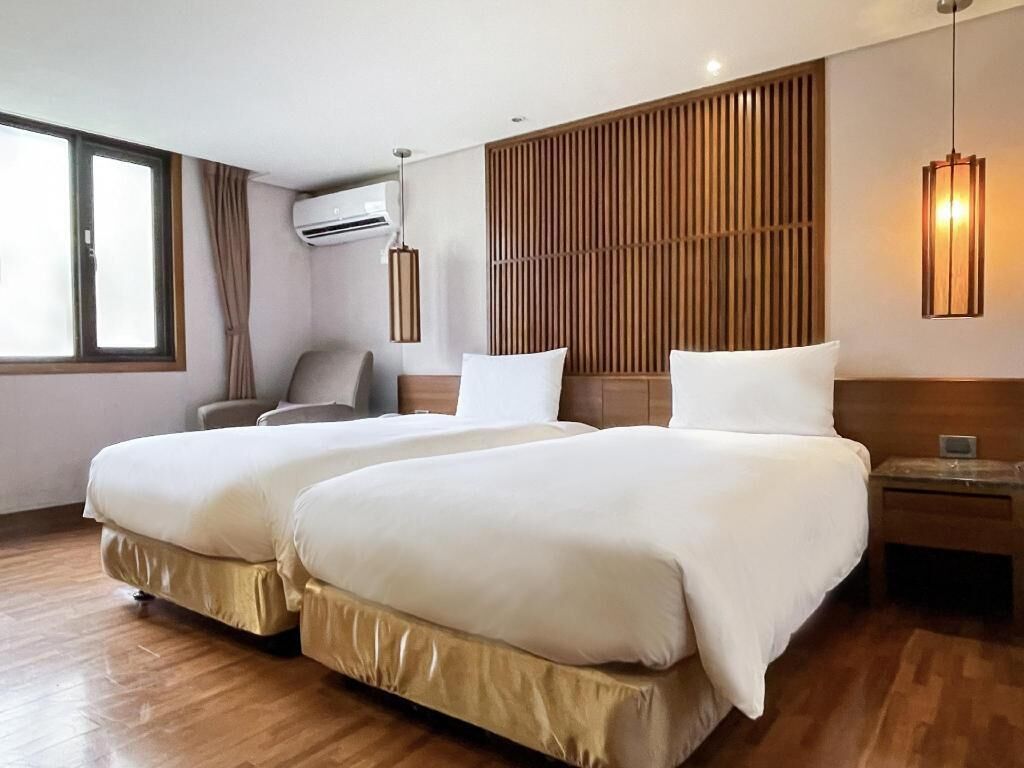 In-room safe, desk, soundproofing, iron/ironing board