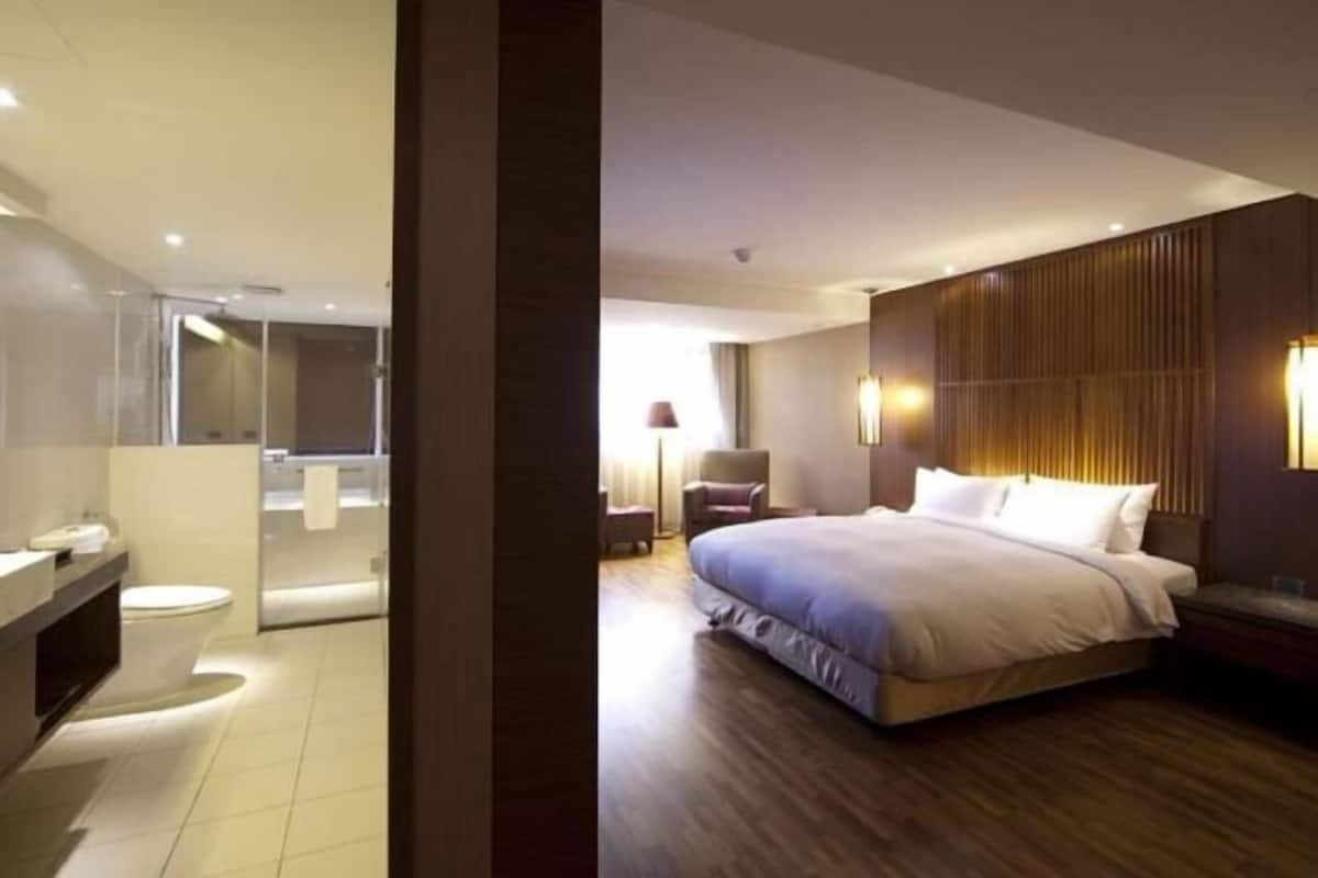 1 Schlafzimmer, Zimmersafe, Schreibtisch, schallisolierte Zimmer