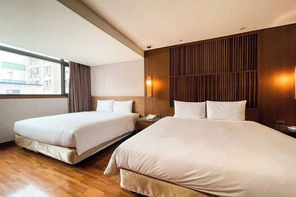 1 Schlafzimmer, Zimmersafe, Schreibtisch, schallisolierte Zimmer