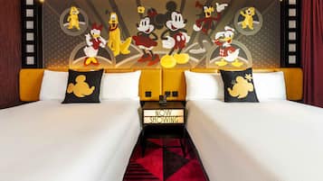 "Mickey and Friends" Sea View Room | ミニバー、セーフティボックス (室内)、デスク、遮光カーテン