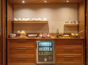 Daily buffet breakfast for a fee