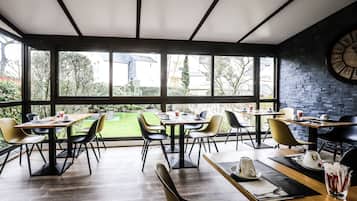 Daily buffet breakfast (EUR 11 per person)