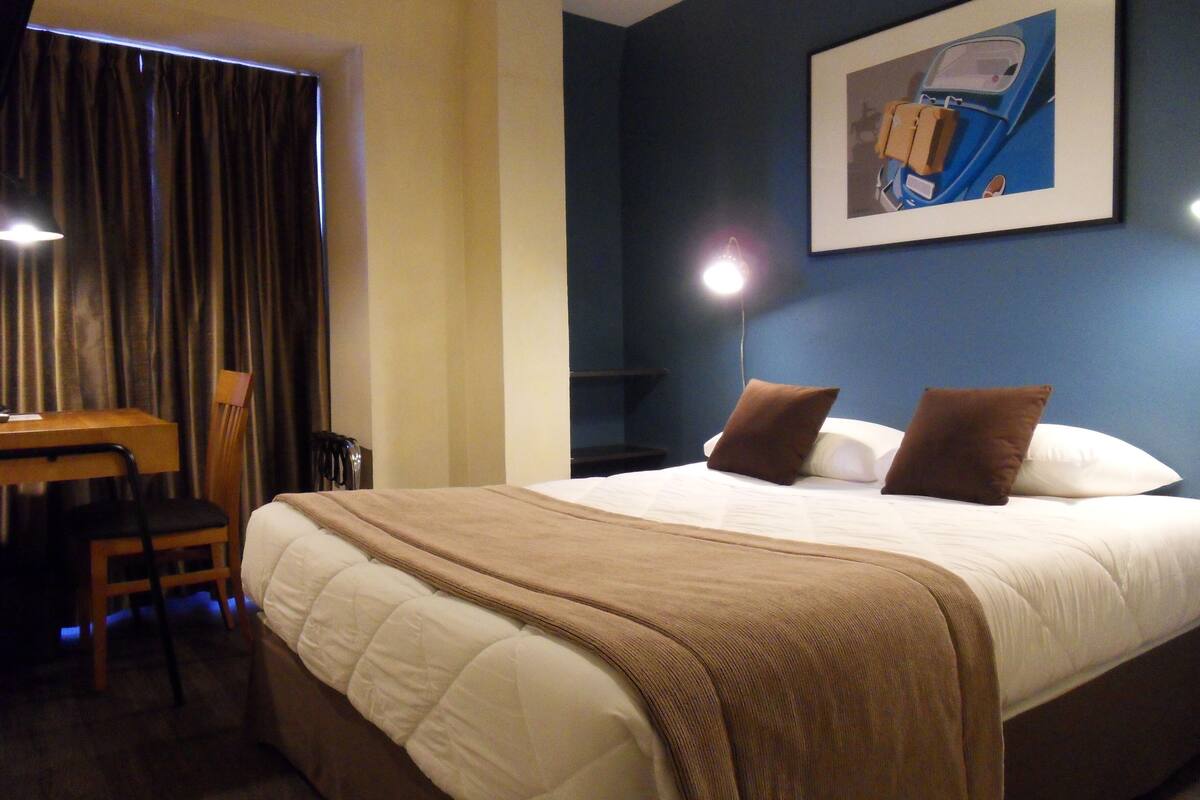 1 bedroom, premium bedding, in-room safe, desk