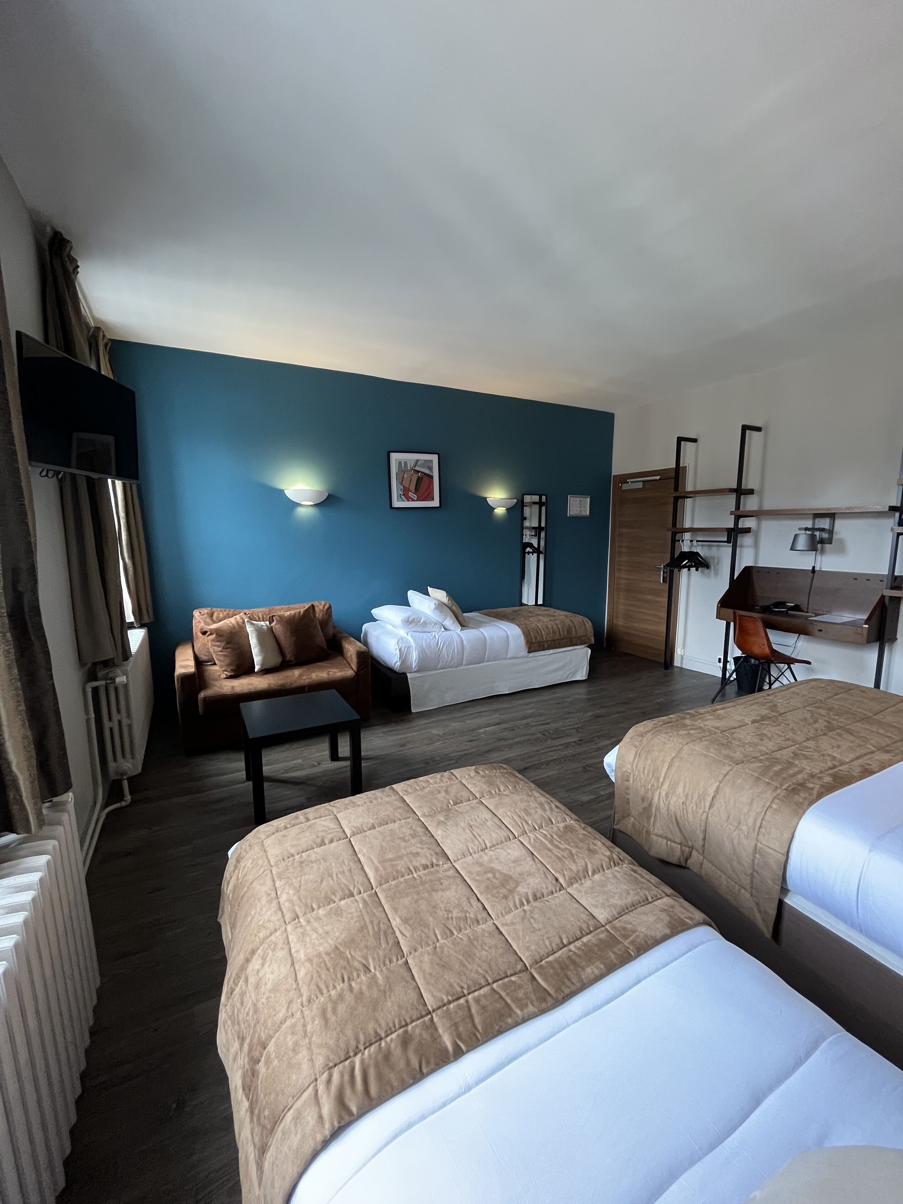 family room (5 people) | 2 bedrooms, premium bedding, in-room safe, individually decorated