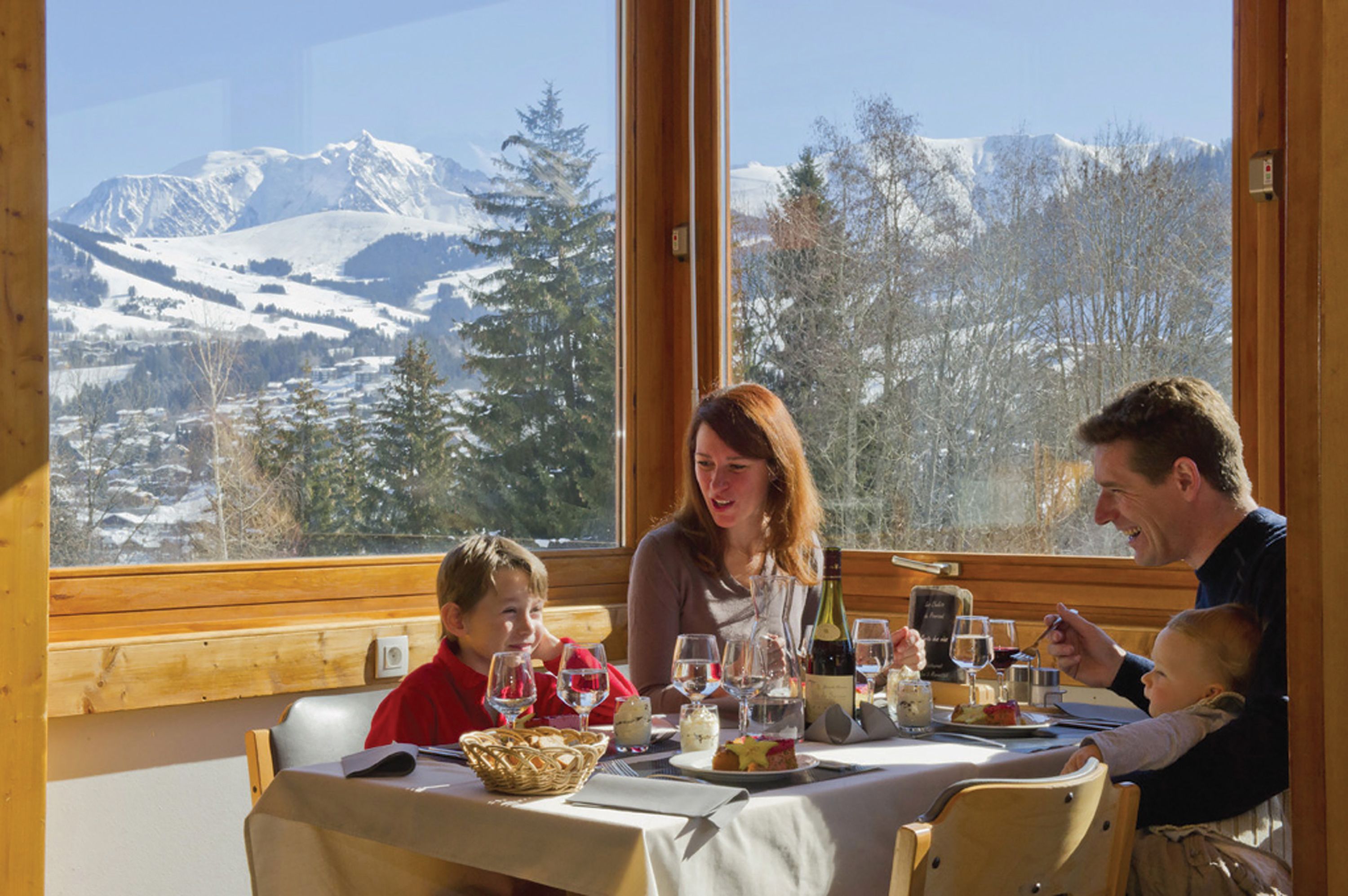 Serveert ontbijt, lunch, Franse gerechten, uitzicht op het zwembad 