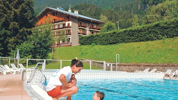 Exercise/lap pool