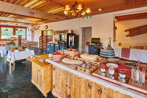 Desayuno buffet todos los días (con cargo) 
