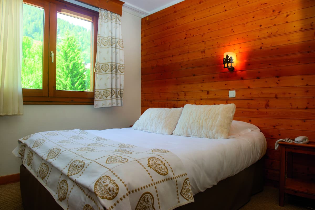 Habitación cuádruple Confort | 10 dormitorios, escritorio, sistema de insonorización
